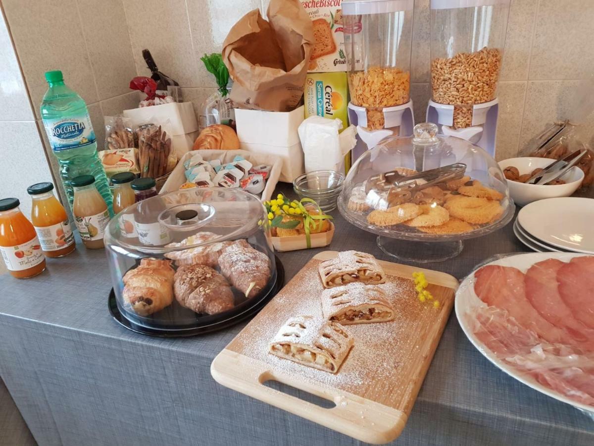 B&B Da Mary Magenta Eksteriør billede